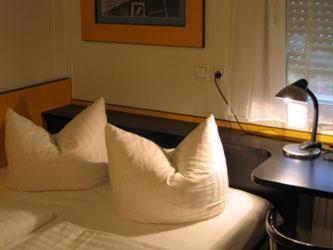 Motel Pelikan Dettelbach Exteriör bild